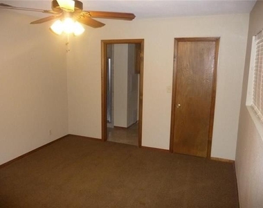 898 Ridgeview Road - Photo Thumbnail 9