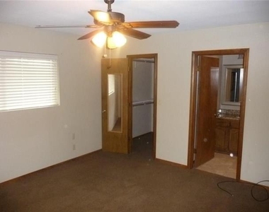 898 Ridgeview Road - Photo Thumbnail 7