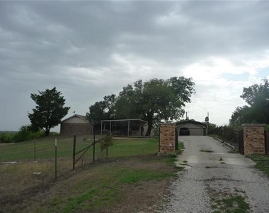 898 Ridgeview Road - Photo Thumbnail 2