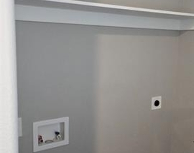 931 West Elm Street - Photo Thumbnail 18