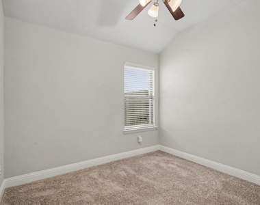 1425 Waverley Drive - Photo Thumbnail 20