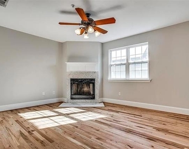 5720 La Vista Drive - Photo Thumbnail 5