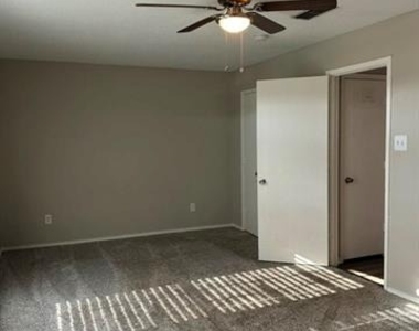 1012 High Crest Drive - Photo Thumbnail 13