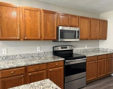1012 High Crest Drive - Photo Thumbnail 5