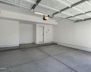 3215 E Flower Street - Photo Thumbnail 12