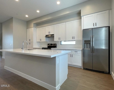 3215 E Flower Street - Photo Thumbnail 25