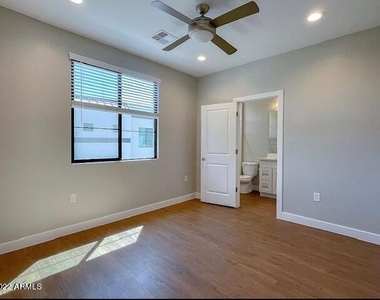 3215 E Flower Street - Photo Thumbnail 43