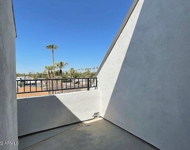 3215 E Flower Street - Photo Thumbnail 48