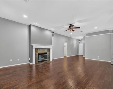 2720 Windstone Way - Photo Thumbnail 4