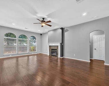 2720 Windstone Way - Photo Thumbnail 5