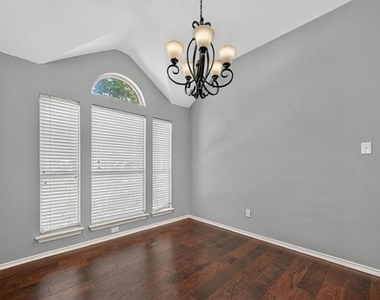 2720 Windstone Way - Photo Thumbnail 10