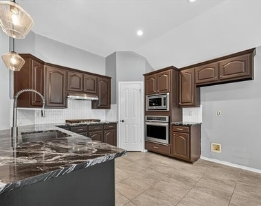 2720 Windstone Way - Photo Thumbnail 8