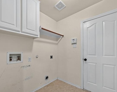 2720 Windstone Way - Photo Thumbnail 15