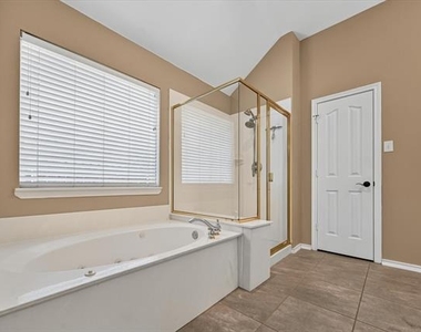 2720 Windstone Way - Photo Thumbnail 17