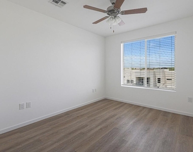 16655 E El Lago Boulevard - Photo Thumbnail 21