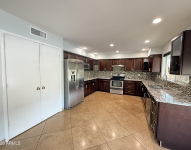 18220 N 45th Street - Photo Thumbnail 7