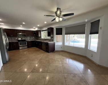 18220 N 45th Street - Photo Thumbnail 11