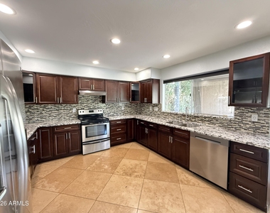 18220 N 45th Street - Photo Thumbnail 8