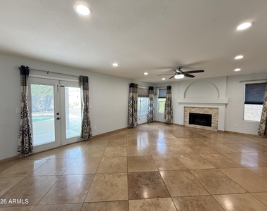 18220 N 45th Street - Photo Thumbnail 10