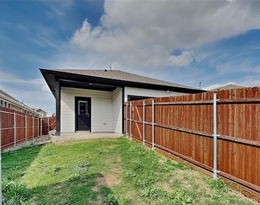 6721 Lake Overlook Drive - Photo Thumbnail 12