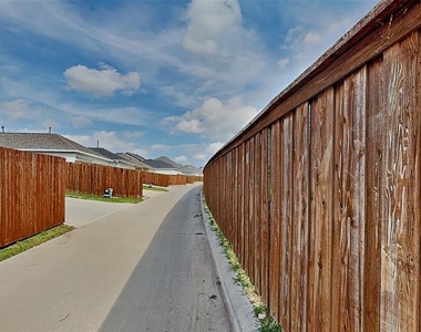 6721 Lake Overlook Drive - Photo Thumbnail 14