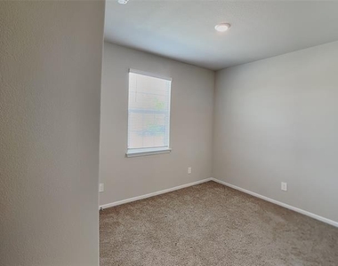 6721 Lake Overlook Drive - Photo Thumbnail 10
