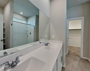 6721 Lake Overlook Drive - Photo Thumbnail 9
