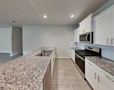 6721 Lake Overlook Drive - Photo Thumbnail 5