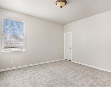 605 Port Royale Way - Photo Thumbnail 20
