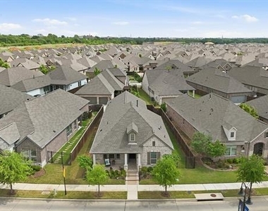 4817 Beaver Creek Drive - Photo Thumbnail 35