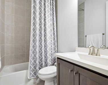 4817 Beaver Creek Drive - Photo Thumbnail 7