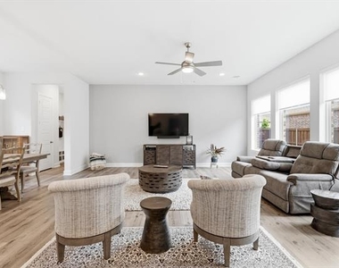 4817 Beaver Creek Drive - Photo Thumbnail 13