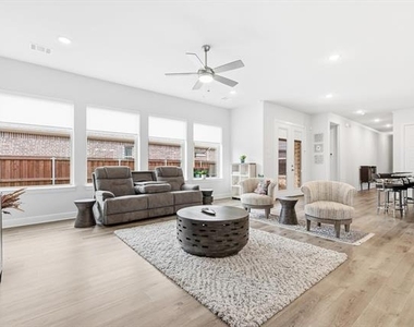 4817 Beaver Creek Drive - Photo Thumbnail 11