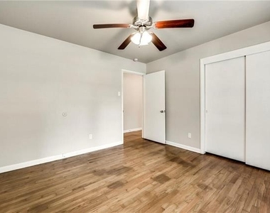 1601 Larkspur Drive - Photo Thumbnail 16