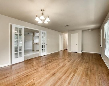 1601 Larkspur Drive - Photo Thumbnail 12