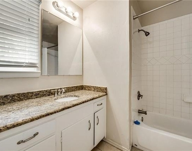 1601 Larkspur Drive - Photo Thumbnail 18