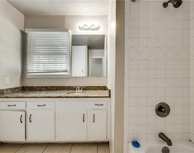 1601 Larkspur Drive - Photo Thumbnail 19