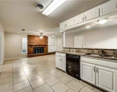 1601 Larkspur Drive - Photo Thumbnail 7