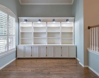 2056 Barret Drive - Photo Thumbnail 3