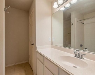 2056 Barret Drive - Photo Thumbnail 21