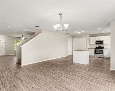 1733 Vineridge Lane - Photo Thumbnail 8