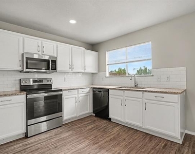 1733 Vineridge Lane - Photo Thumbnail 11