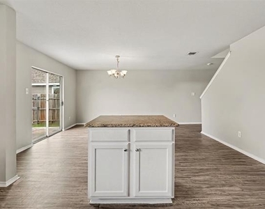 1733 Vineridge Lane - Photo Thumbnail 12
