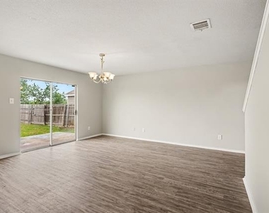 1733 Vineridge Lane - Photo Thumbnail 6
