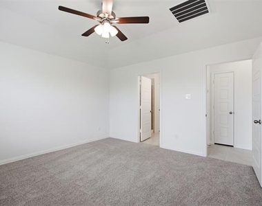 825 Birdie Drive - Photo Thumbnail 21