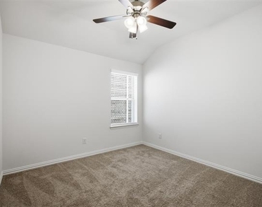 825 Birdie Drive - Photo Thumbnail 19