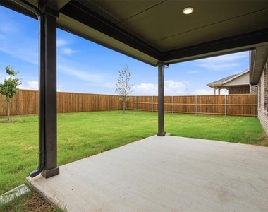 825 Birdie Drive - Photo Thumbnail 27