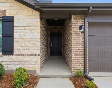 825 Birdie Drive - Photo Thumbnail 5