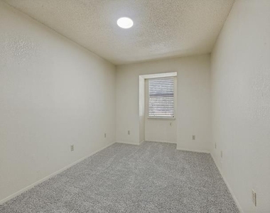 1408 Arvel Circle - Photo Thumbnail 7