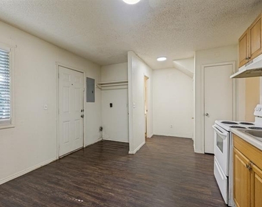 1408 Arvel Circle - Photo Thumbnail 4